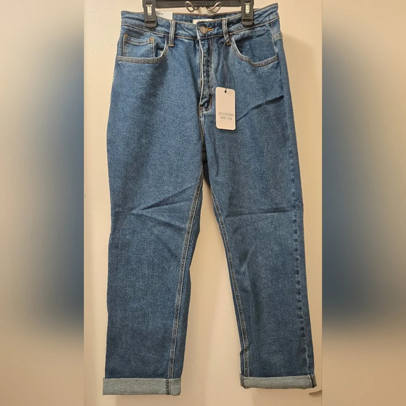 Dark Washed Mom Jeans With Rolled Up Denim - Picture 4 of 13